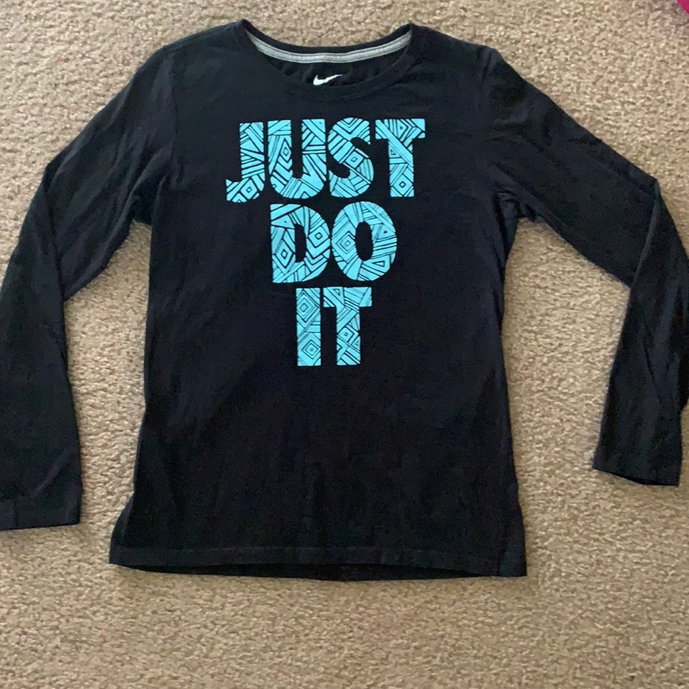 Black long sleeve Nike Tee